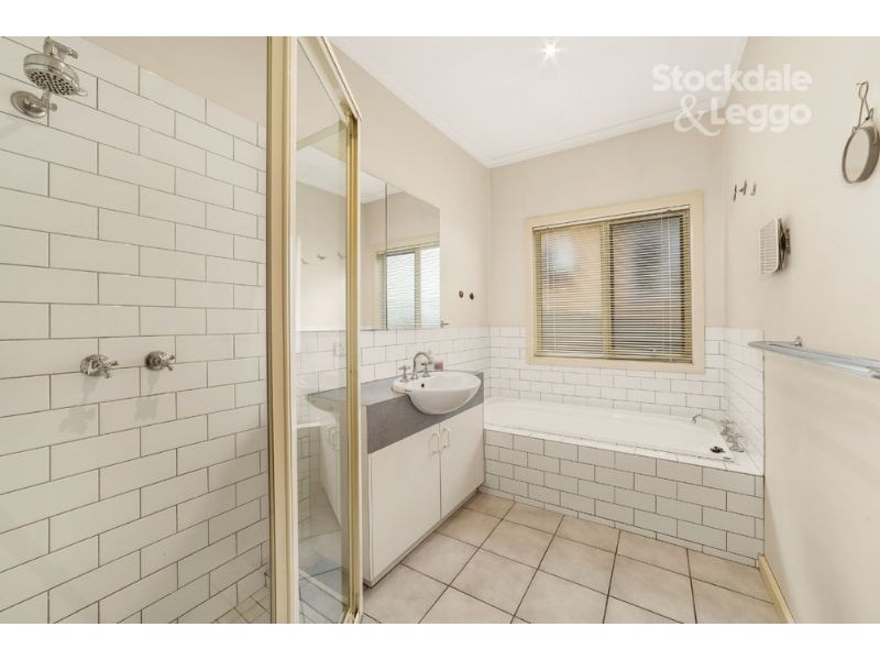 26 Aurisch Avenue, Glen Waverley VIC 3150