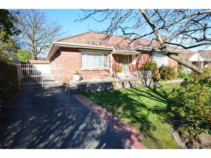 12 Beverley Grove, Mount Waverley VIC 3149