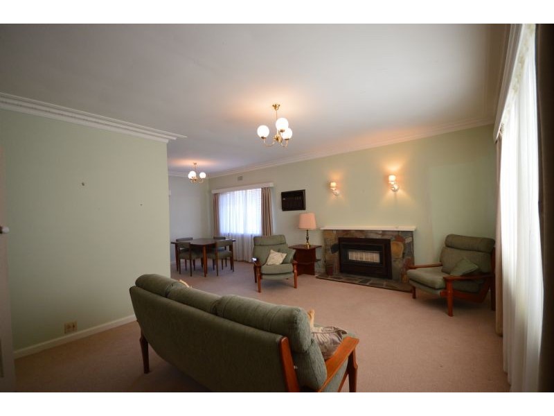 12 Beverley Grove, Mount Waverley VIC 3149