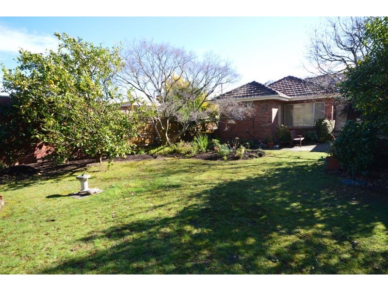12 Beverley Grove, Mount Waverley VIC 3149