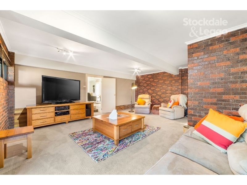 2 Homestead Drive, Wheelers Hill VIC 3150