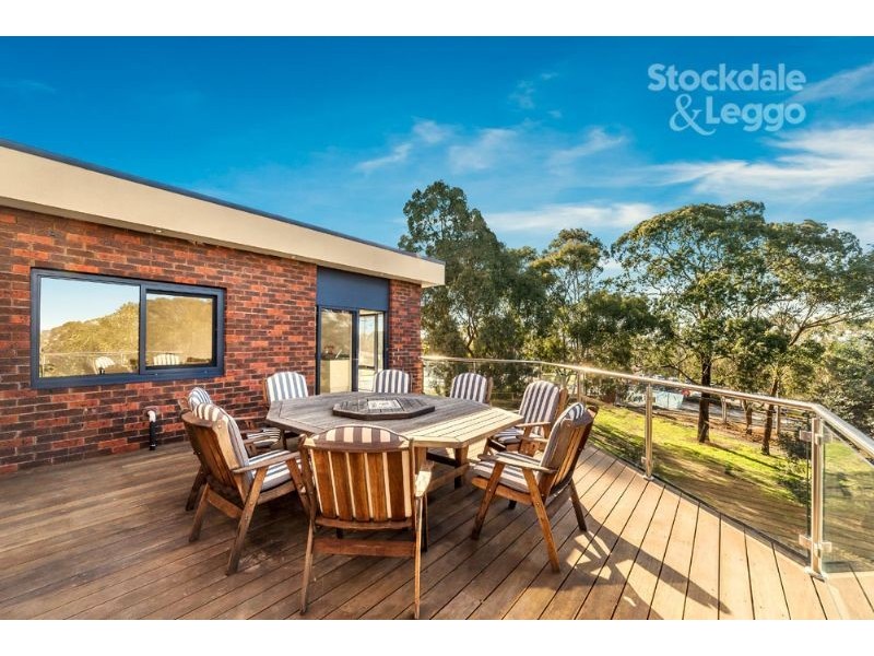 2 Homestead Drive, Wheelers Hill VIC 3150