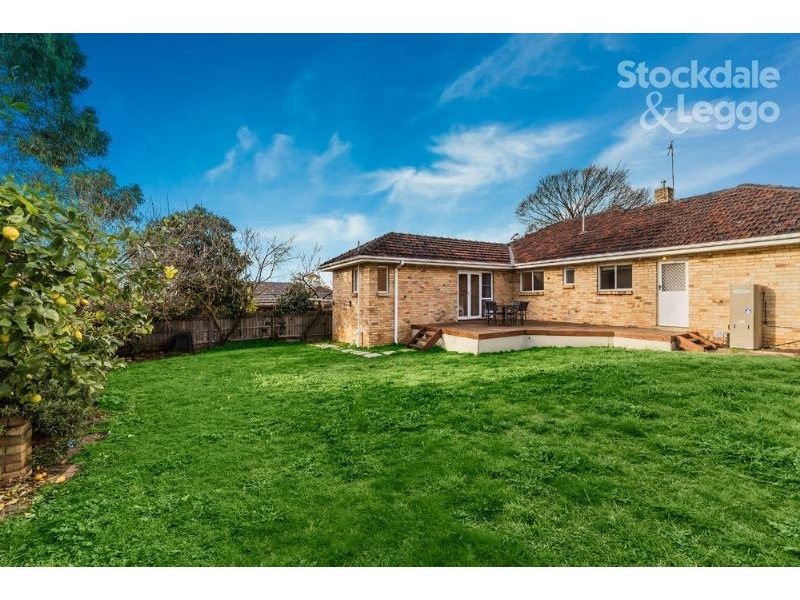 28 Oakhill Road, Mount Waverley VIC 3149
