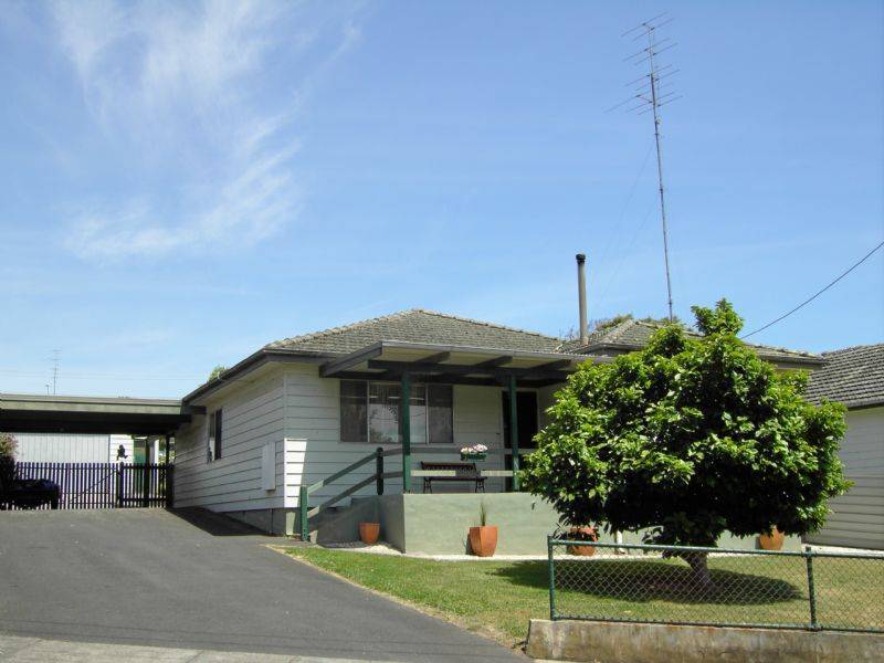 30 Blackmore Avenue, Leongatha VIC 3953