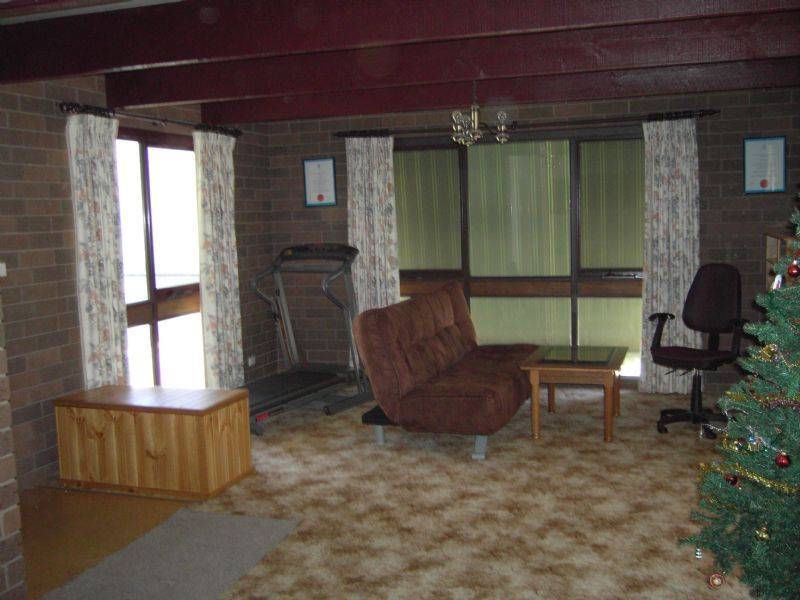 30 Blackmore Avenue, Leongatha VIC 3953