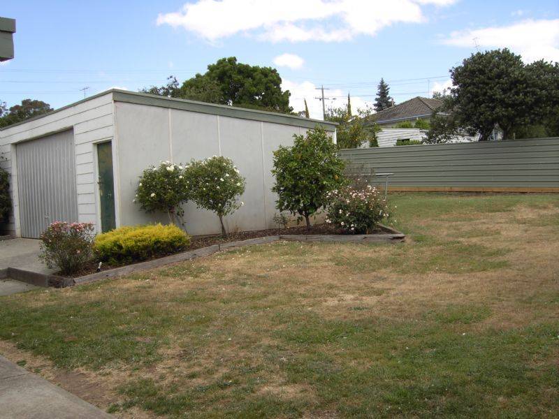 30 Blackmore Avenue, Leongatha VIC 3953