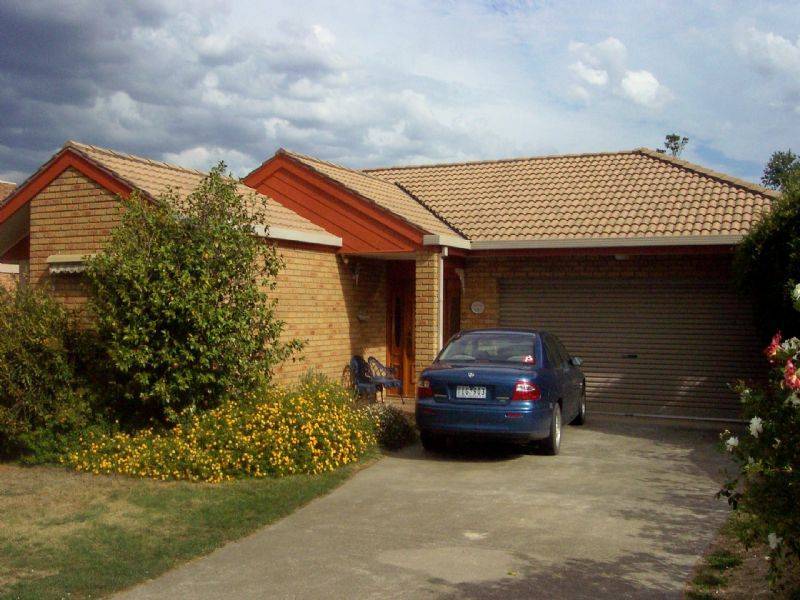 6 Laura Grove, Leongatha VIC 3953