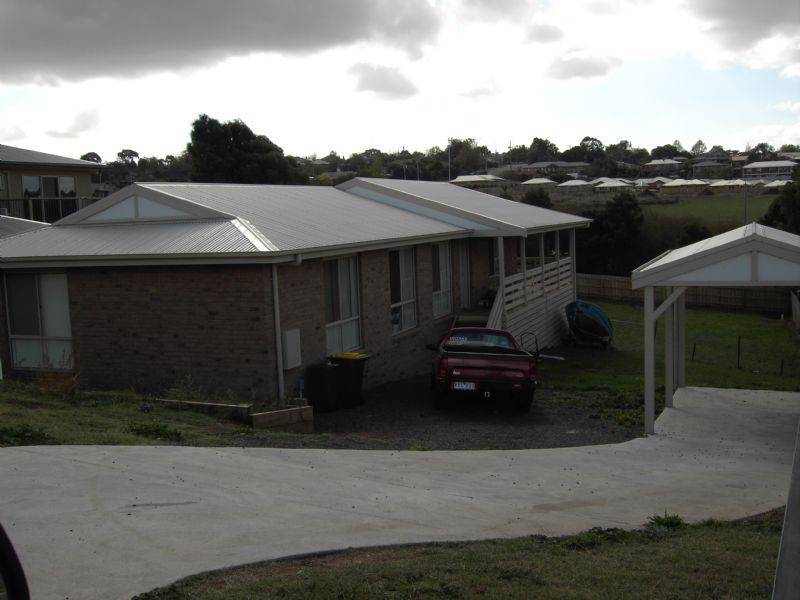 9 Laura Grove, Leongatha VIC 3953