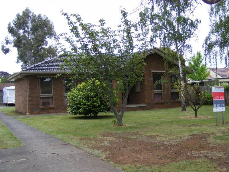 8 JOEL COURT, Leongatha VIC 3953