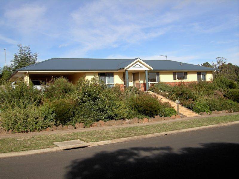 34  CHAMBERLAIN DRIVE, Leongatha VIC 3953