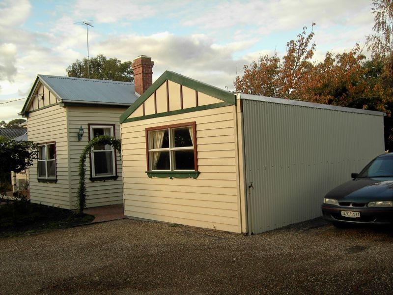 5 BROWN  STREET, Leongatha VIC 3953