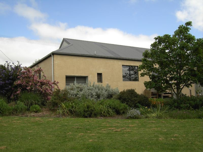 8 Bent, Leongatha VIC 3953