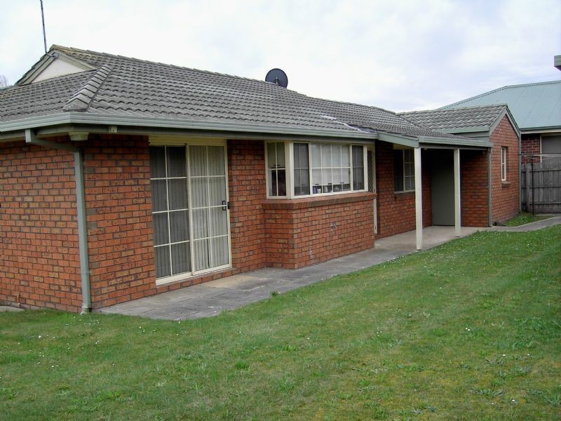 1/18 Clinton Court, Leongatha VIC 3953