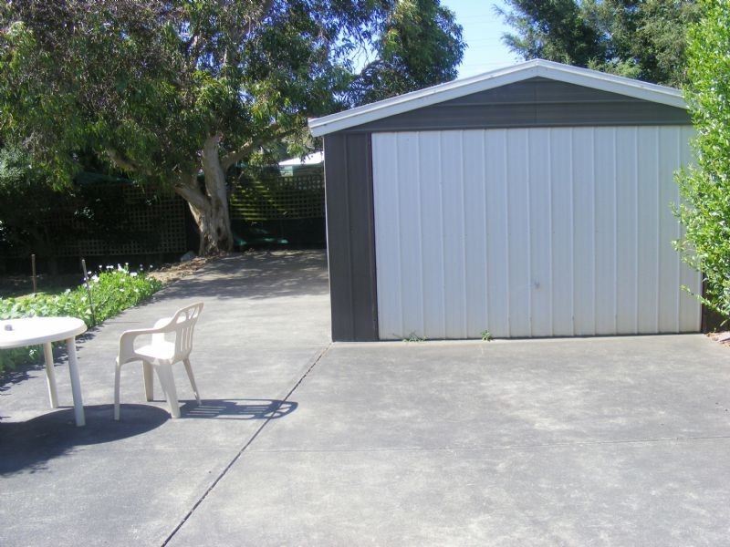 4 Bate St, Leongatha VIC 3953