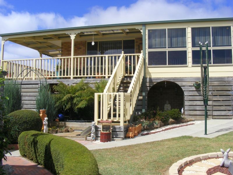 11 Norview Drive, Leongatha VIC 3953