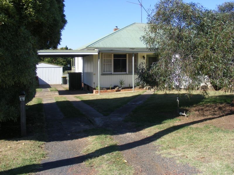 6 Bazley Street, Leongatha VIC 3953