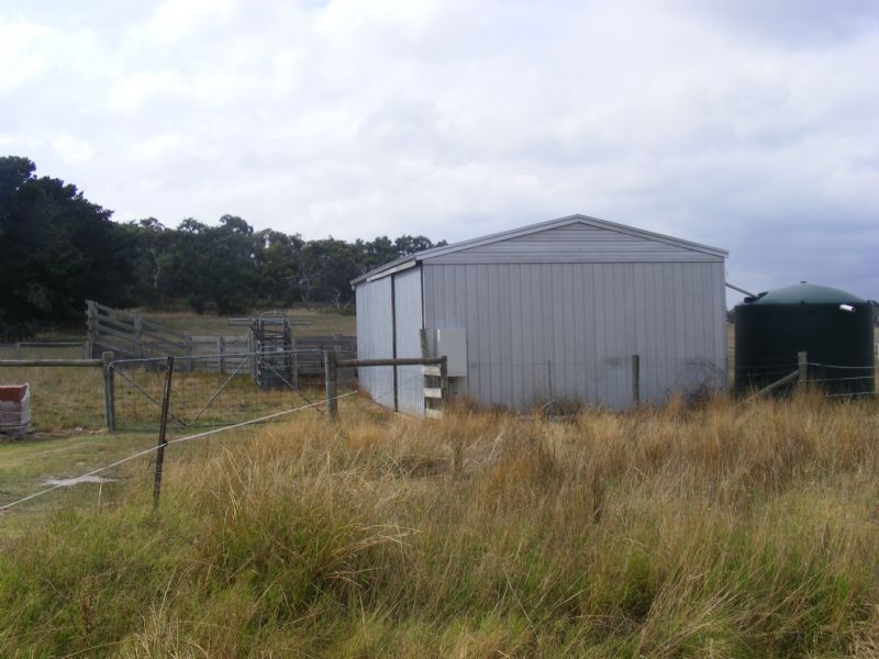 135 Gravel Pit Road, Inverloch VIC 3996