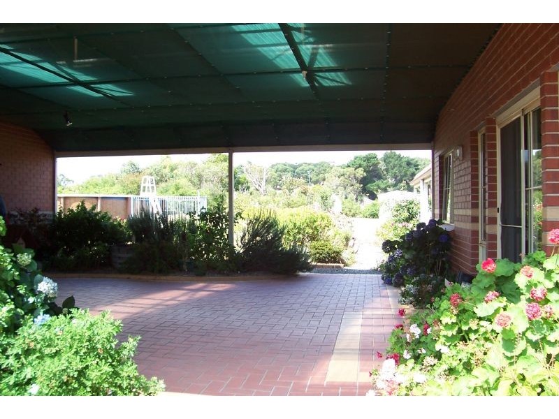 135 Gravel Pit Road, Inverloch VIC 3996