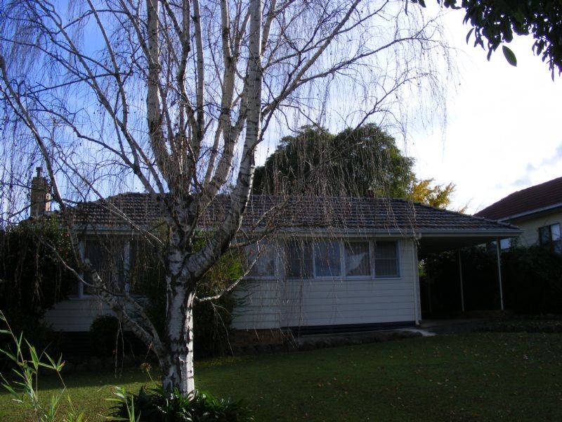 16 Blackmore Avenue, Leongatha VIC 3953