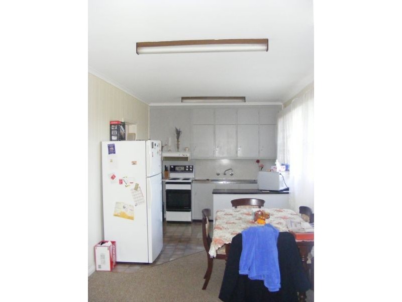 16 Blackmore Avenue, Leongatha VIC 3953