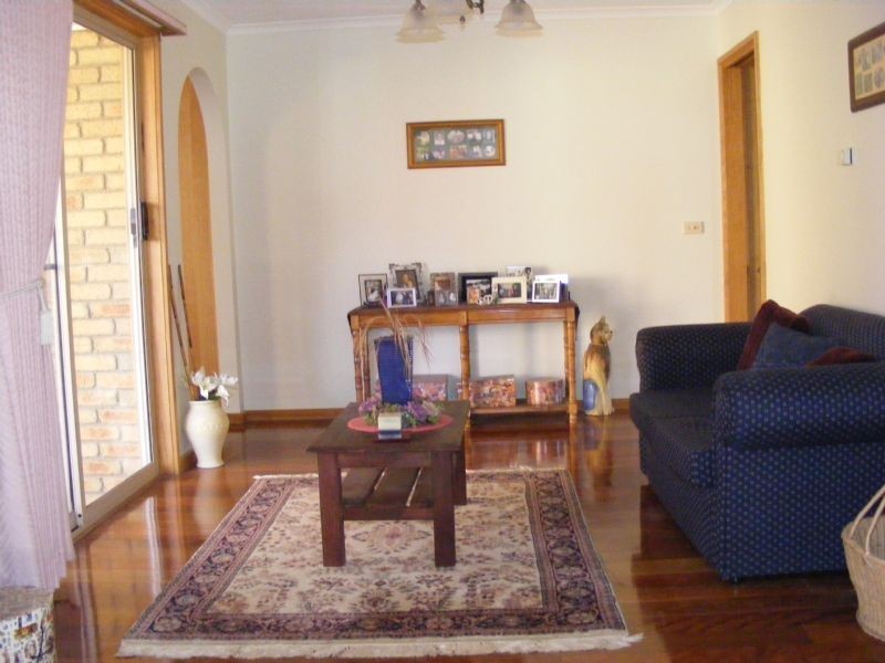 6 Laura Grove, Leongatha VIC 3953