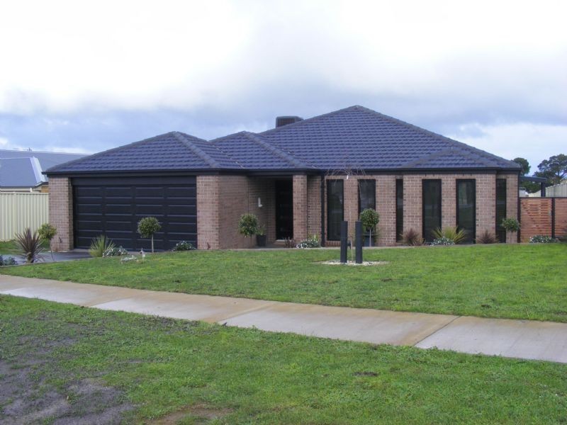 8 ELEANOR COURT, Leongatha VIC 3953