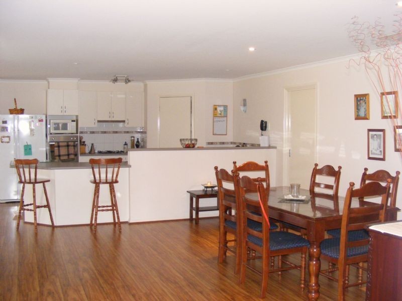 8 ELEANOR COURT, Leongatha VIC 3953