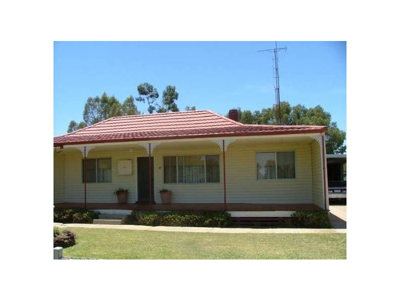 17 Henderson Street, Ouyen VIC 3490