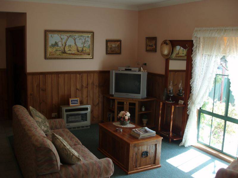 1/210 Adams Street, Wentworth NSW 2648