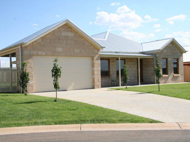 6 Robert Court, Gol Gol NSW 2738