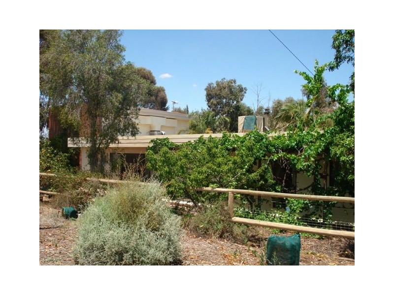 142 Sturt Highway, Buronga NSW 2739