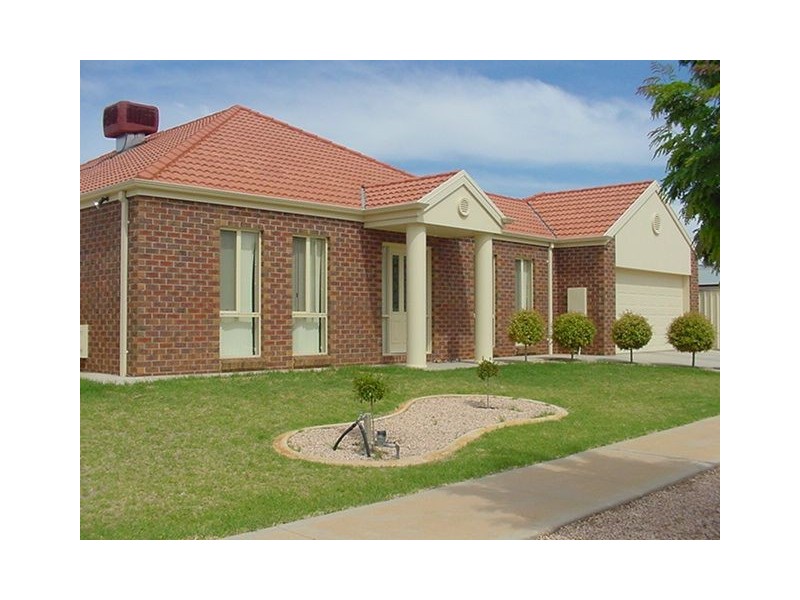16 James Cook Drive, Mildura VIC 3500