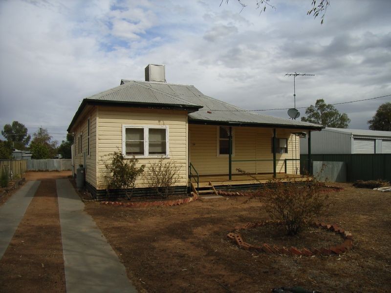 24  Maher Street , Euston NSW 2737