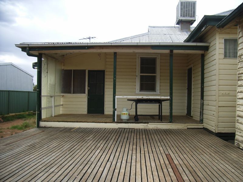 24  Maher Street , Euston NSW 2737
