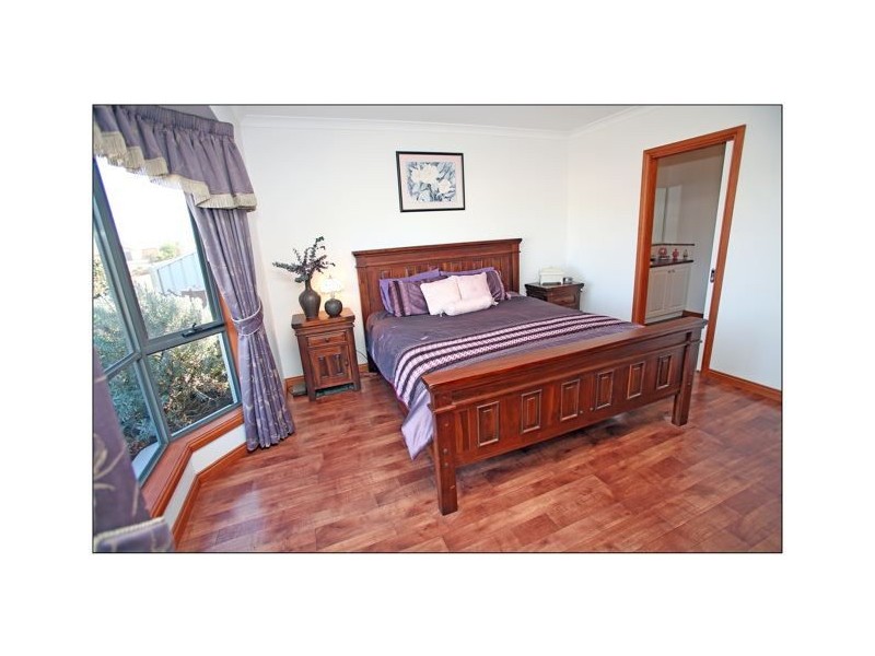 22 Katrina Court, Gol Gol NSW 2738