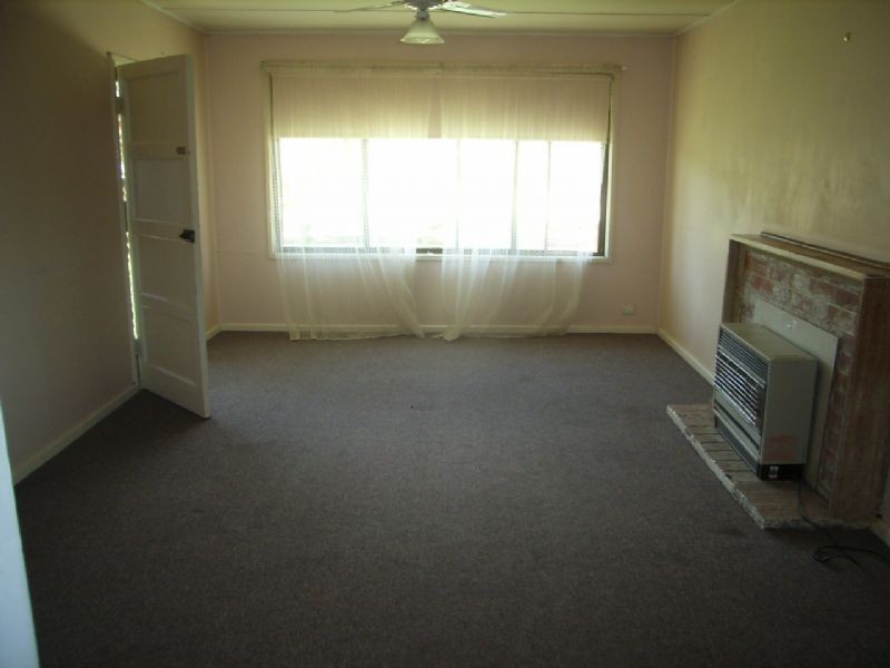 25  Calder Highway, Ouyen VIC 3490