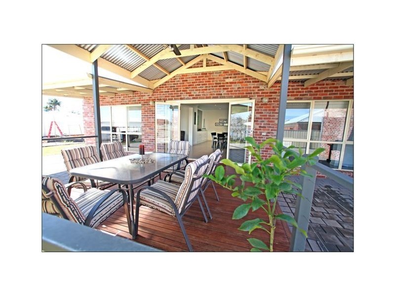 3 Robert Court, Gol Gol NSW 2738