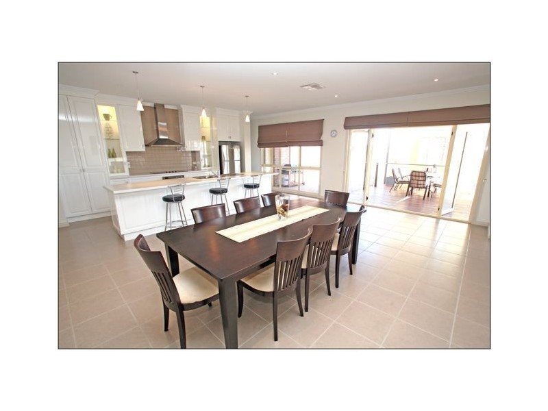 3 Robert Court, Gol Gol NSW 2738