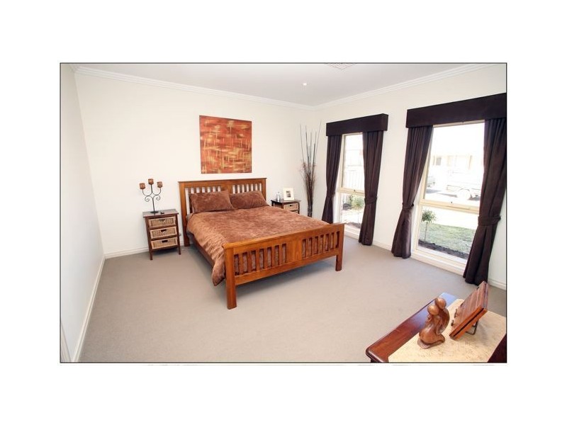 3 Robert Court, Gol Gol NSW 2738