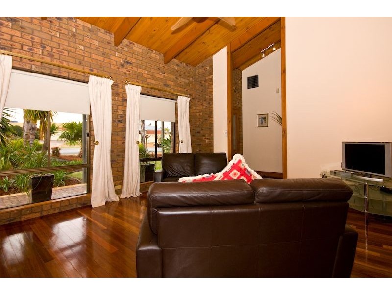 16  Tapio Street, Gol Gol NSW 2738