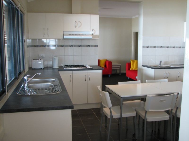 34 Churchill Street, Flora Hill VIC 3550