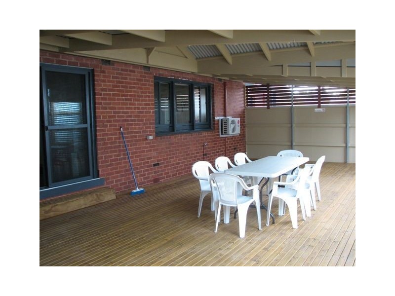 34 Churchill Street, Flora Hill VIC 3550