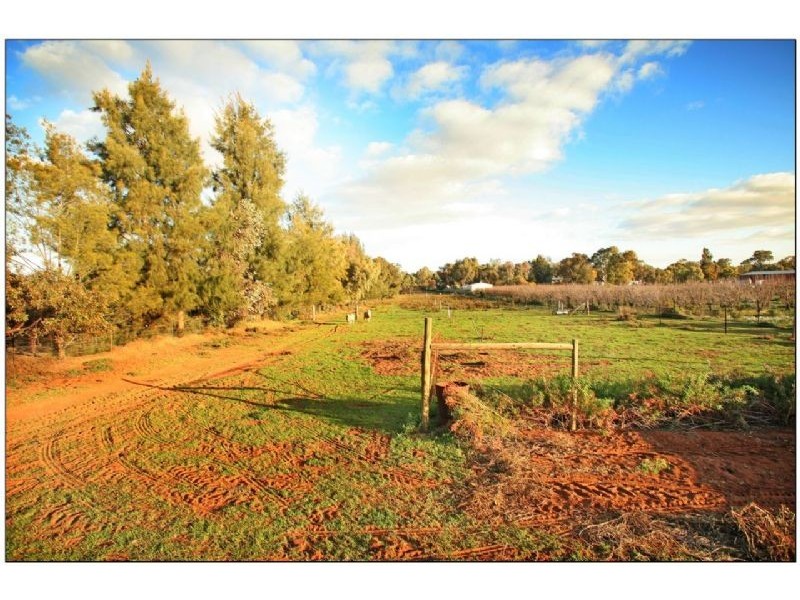 28 Sturt Highway, Buronga NSW 2739