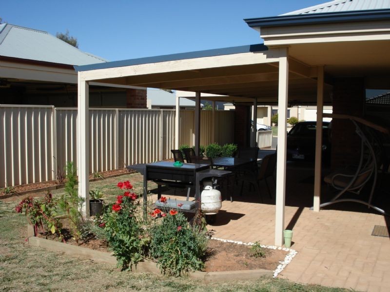 2 Balmoral Place, Mildura VIC 3500