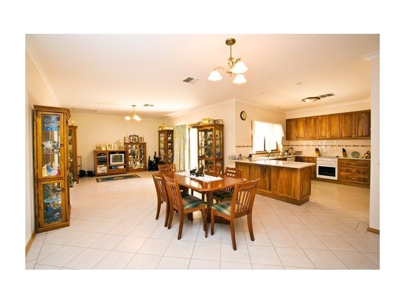 11 Forrester Court, Nichols Point VIC 3501