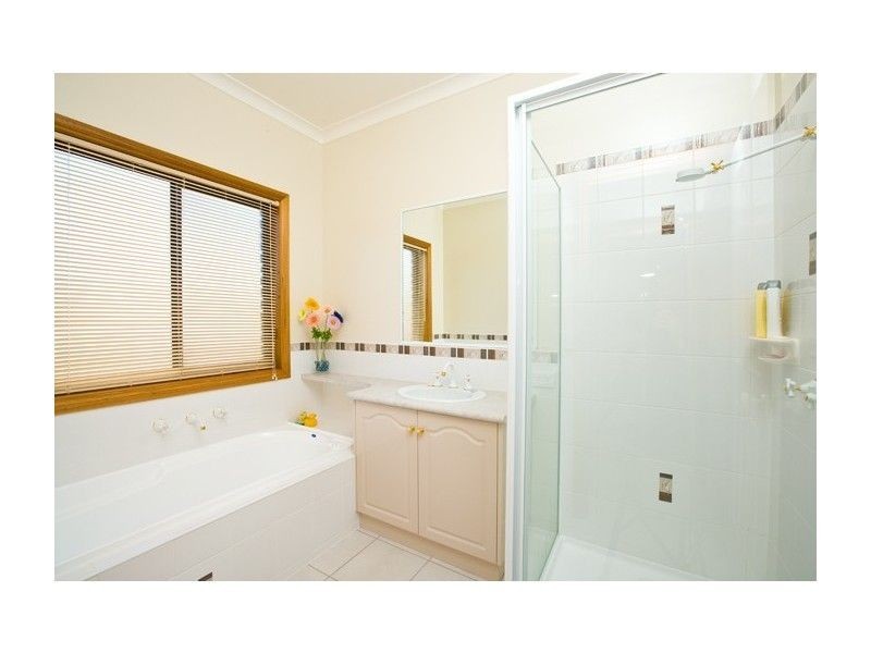 11 Forrester Court, Nichols Point VIC 3501