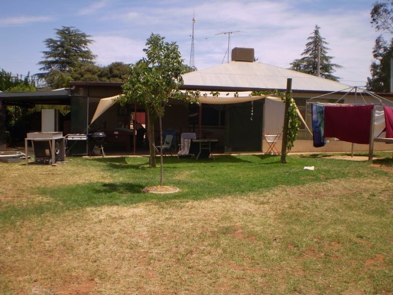 4 Churchill Street, Buronga NSW 2739