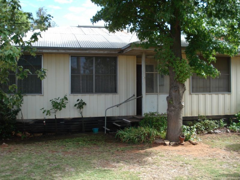 2 Westcliffs Avenue, Red Cliffs VIC 3496