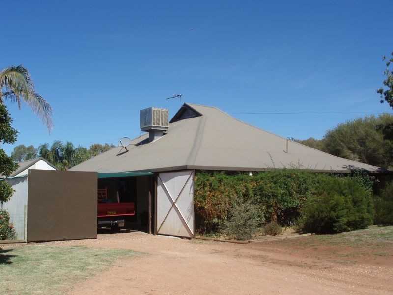 94 School Road, Dareton NSW 2717