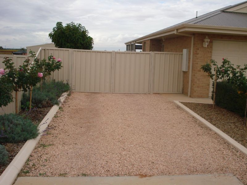 24 Melaleuca Street, Buronga NSW 2739